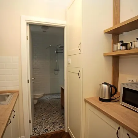 Center Queen Skadarlija * Bělehrad