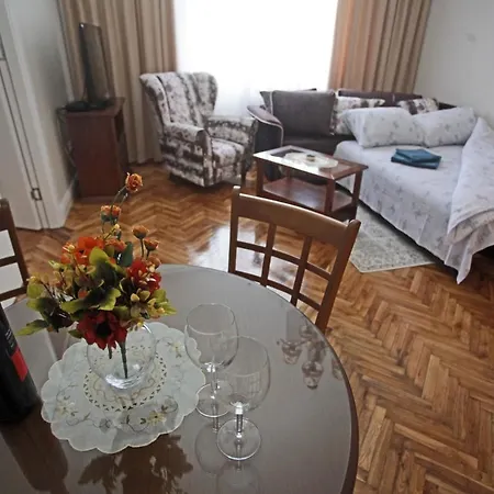Center Queen Skadarlija Apartment *